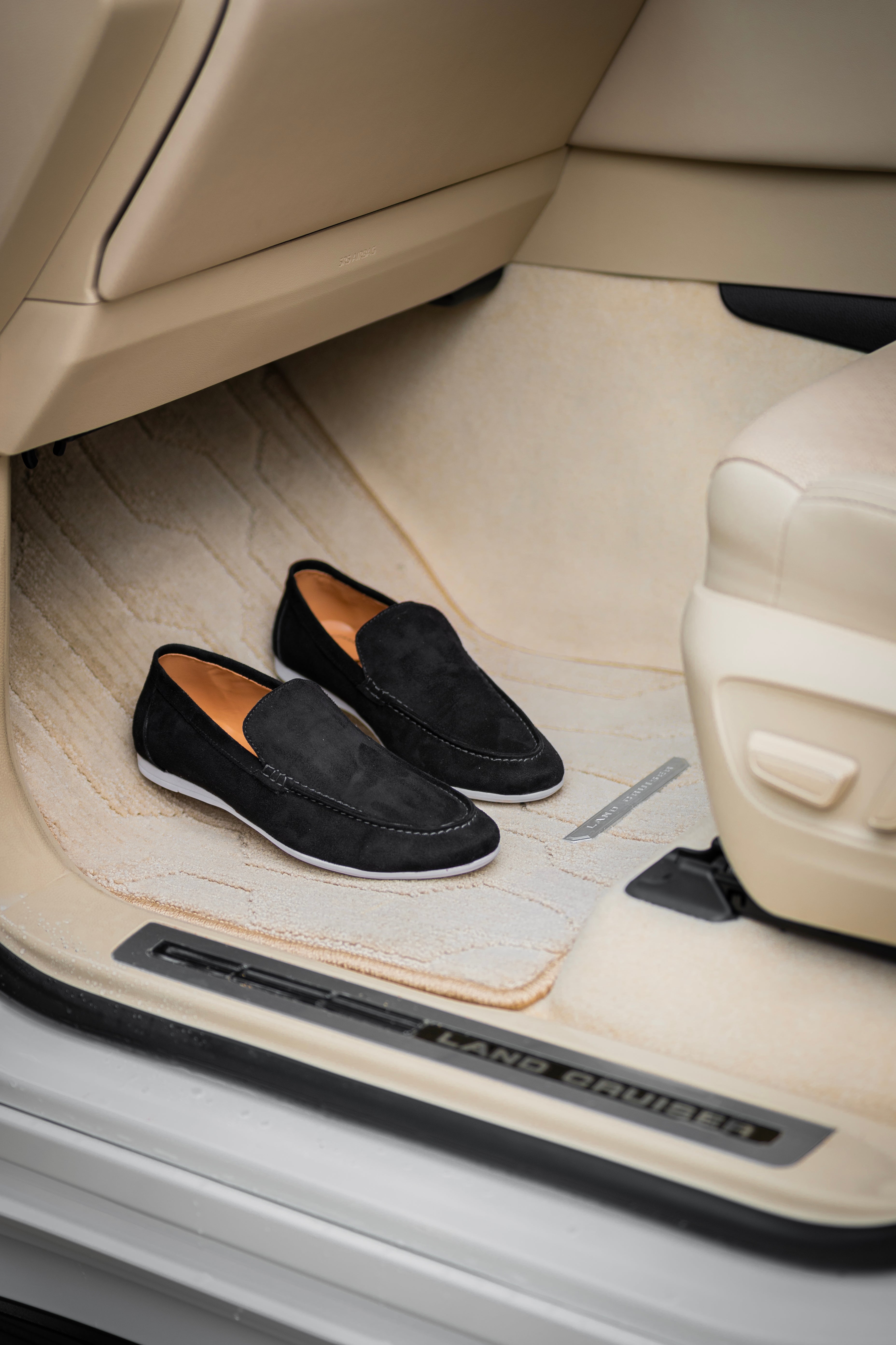 Suade Loafers - Midnight Black